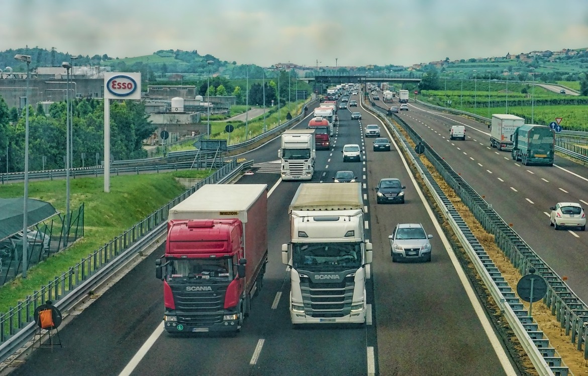 La construction de voies routières et autoroutières