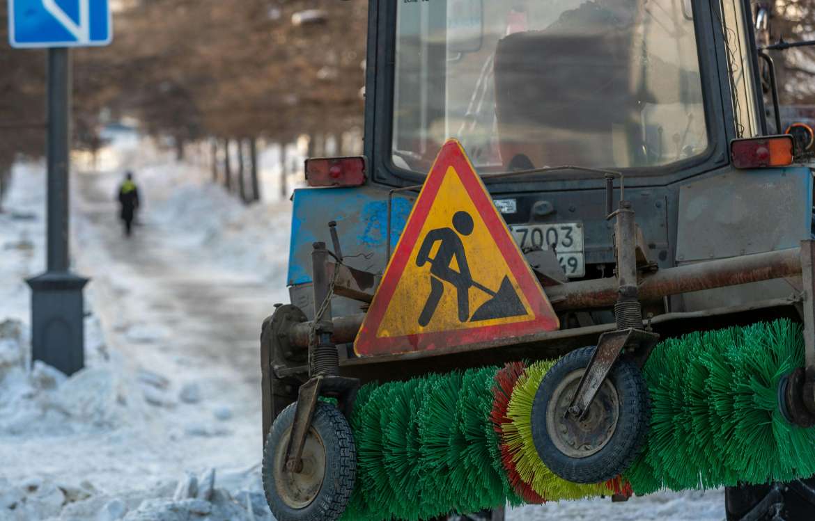 L'entretien hivernal des routes : salage, déneigement et prévention