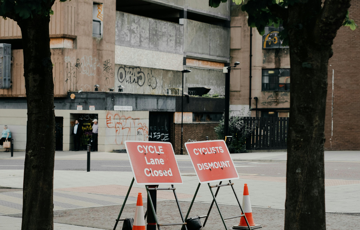 La signalisation temporaire sur chantier : règles et bonnes pratiques