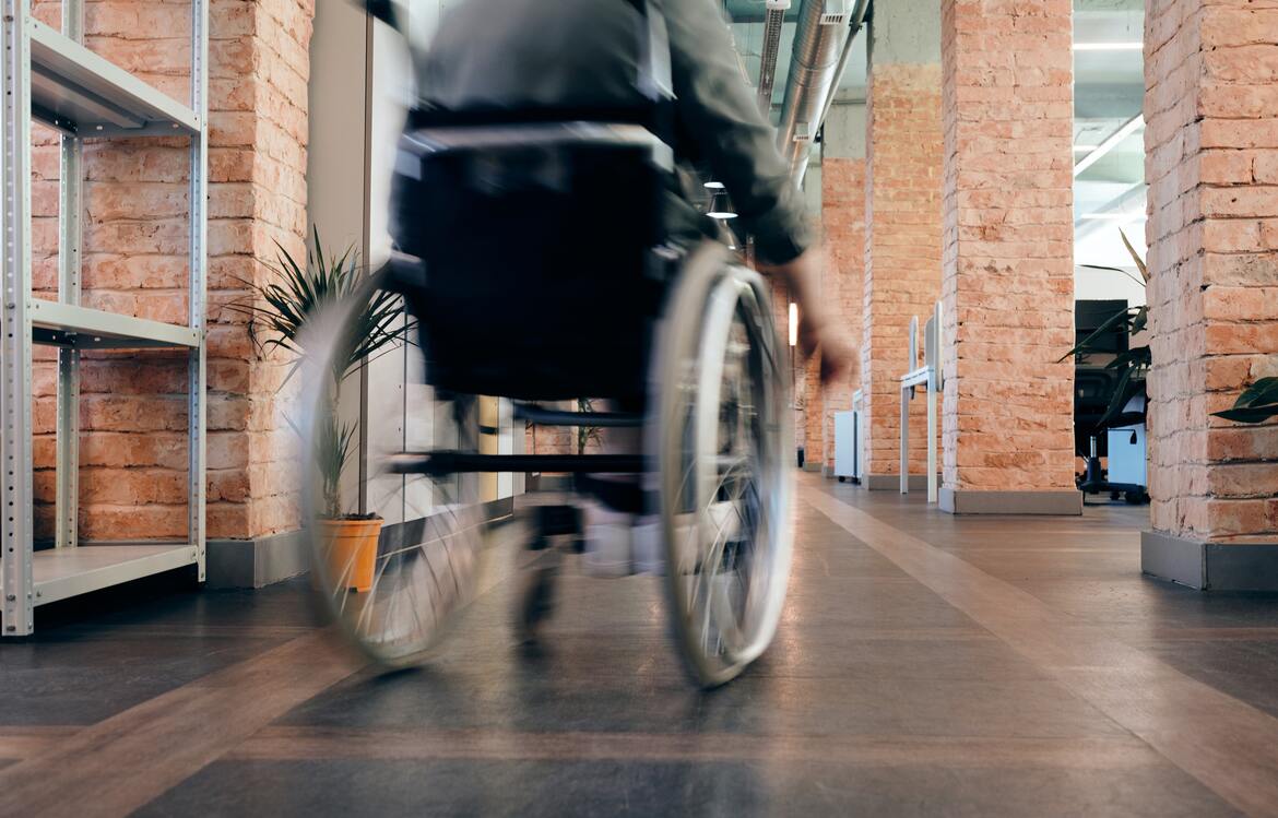 Les initiatives de construction pour favoriser l'accessibilité des bâtiments aux personnes à mobilité réduite