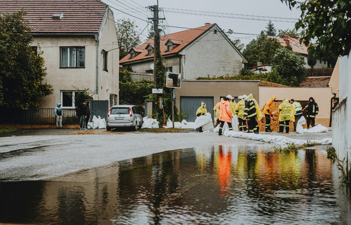 Routes résilientes face au climat méditerranéen : adapter les infrastructures aux chaleurs extrêmes et aux pluies intenses