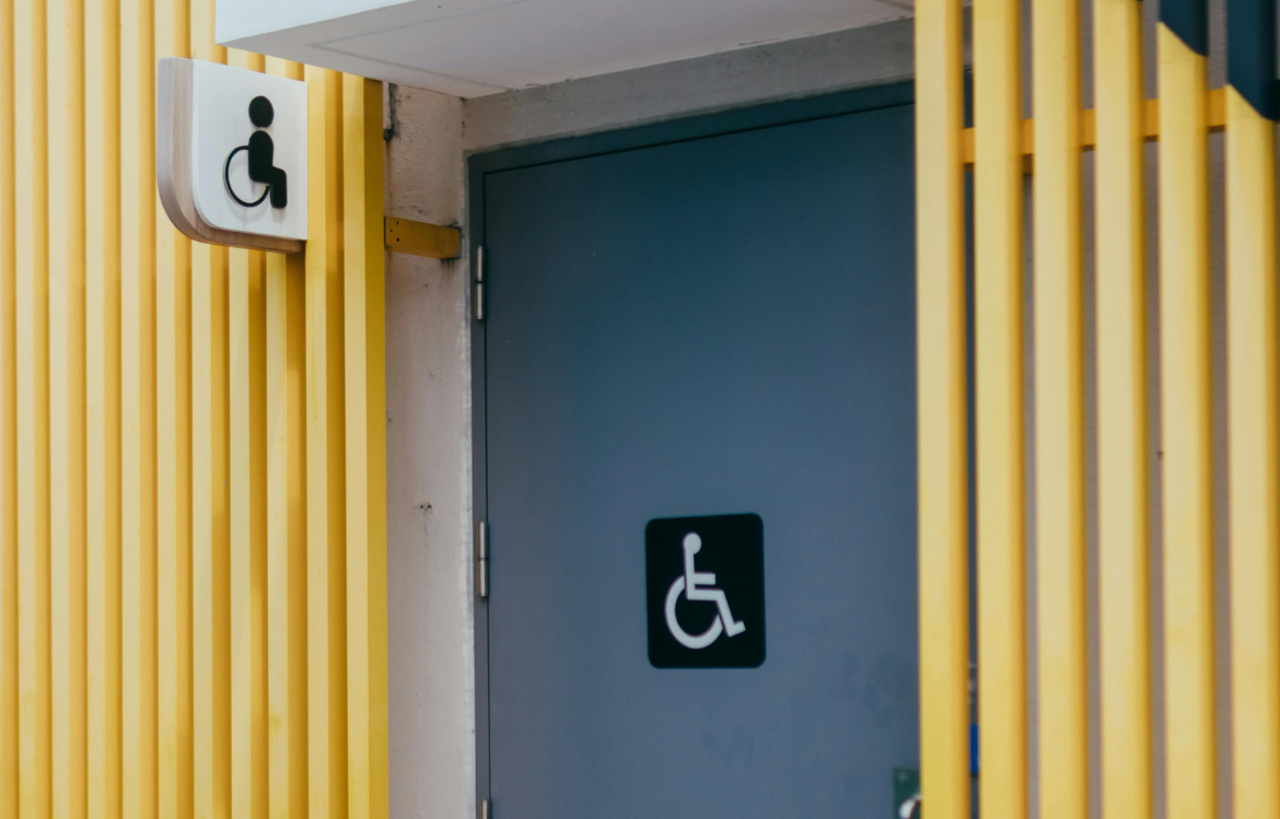 Accessibilité universelle : comment adapter les espaces publics aux mobilités réduites